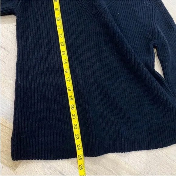 Vince V-neck cashmere and wool sweater NEW